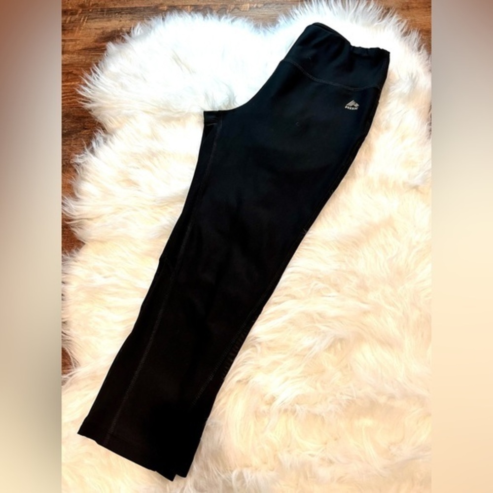 RBX WOMEN’S MEDIUM ATHLETIC LEGGINGS | CAPRI LENGTH | BLACK